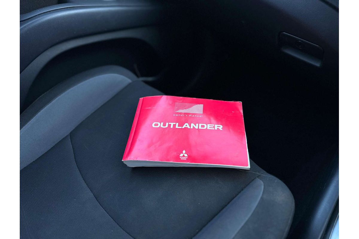 2011 Mitsubishi Outlander LS ZH