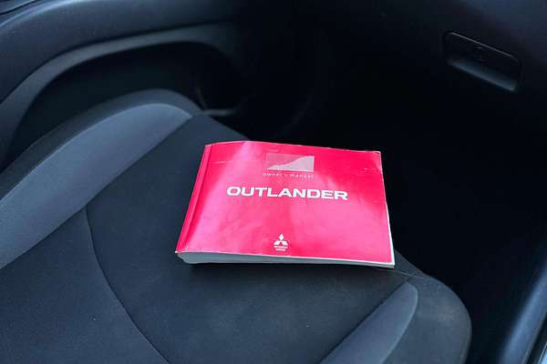 2011 Mitsubishi Outlander LS ZH