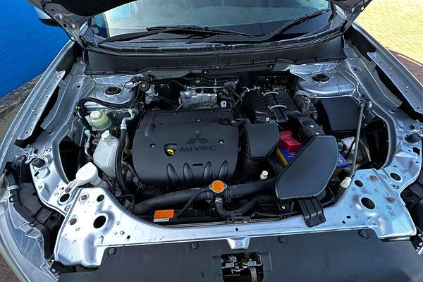 2011 Mitsubishi Outlander LS ZH