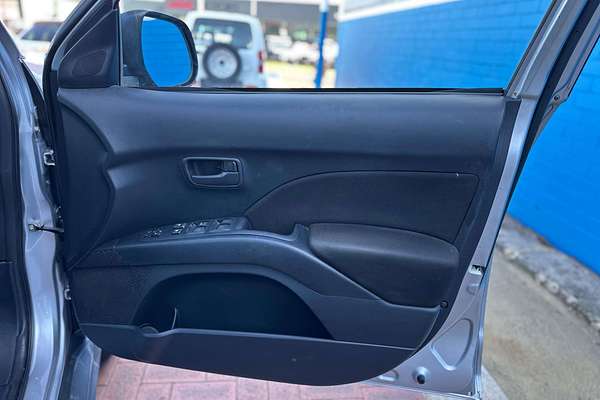 2011 Mitsubishi Outlander LS ZH
