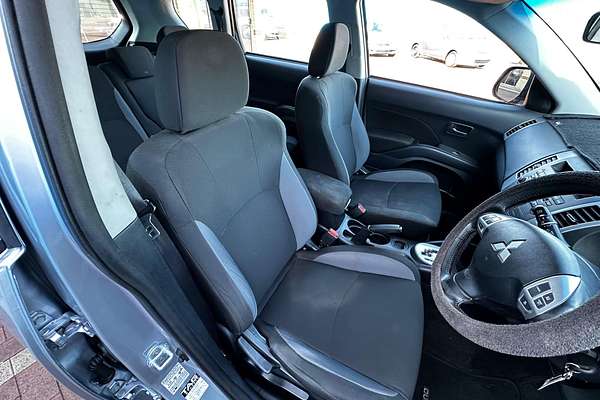 2011 Mitsubishi Outlander LS ZH