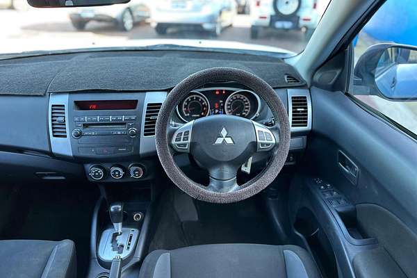 2011 Mitsubishi Outlander LS ZH