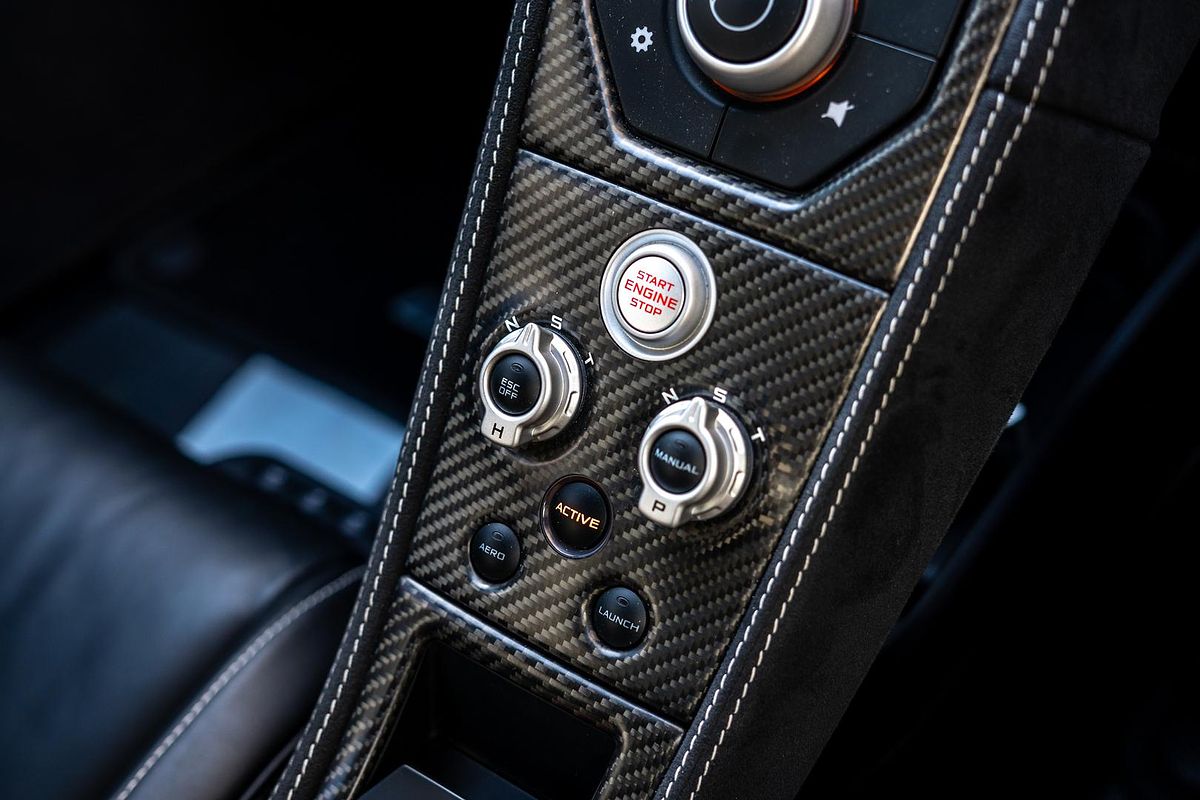 2016 McLaren 675LT