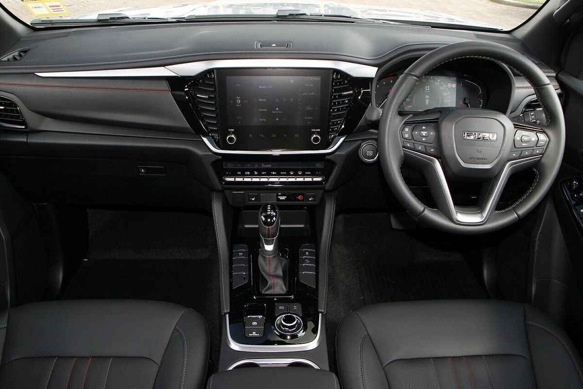 2025 Isuzu MU-X X-TERRAIN