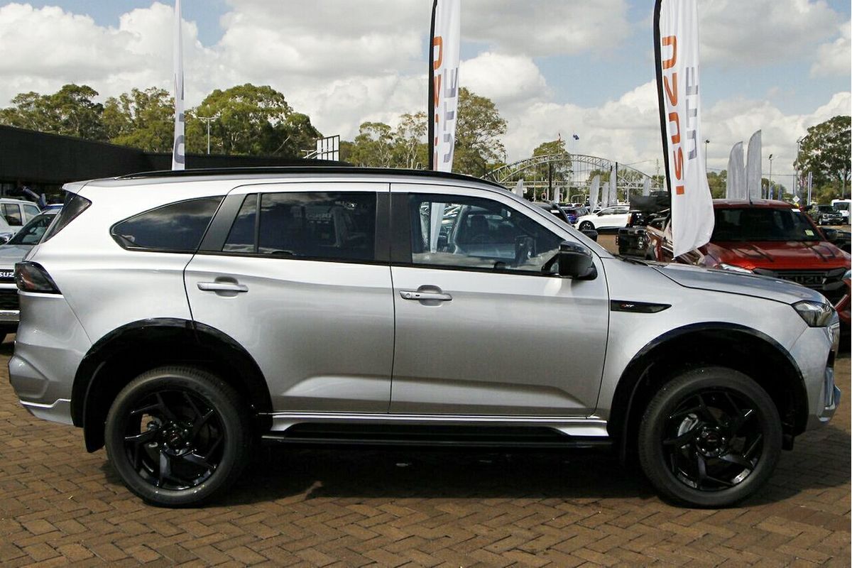 2025 Isuzu MU-X X-TERRAIN