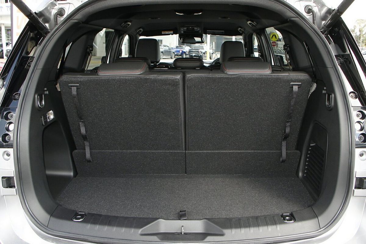 2025 Isuzu MU-X X-TERRAIN