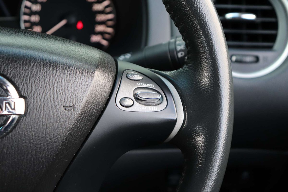 2015 Nissan Pathfinder Ti R52