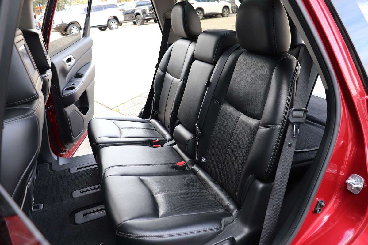 2015 Nissan Pathfinder Ti R52