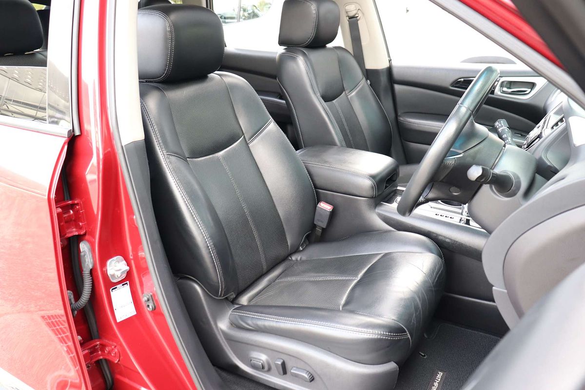 2015 Nissan Pathfinder Ti R52