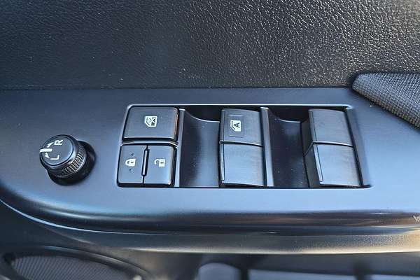 2020 Toyota Hilux SR GUN126R 4X4