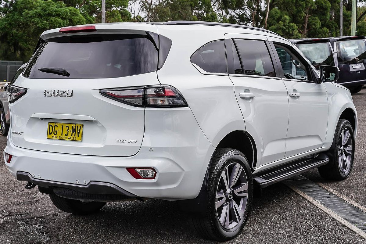 2023 Isuzu MU-X LS-T