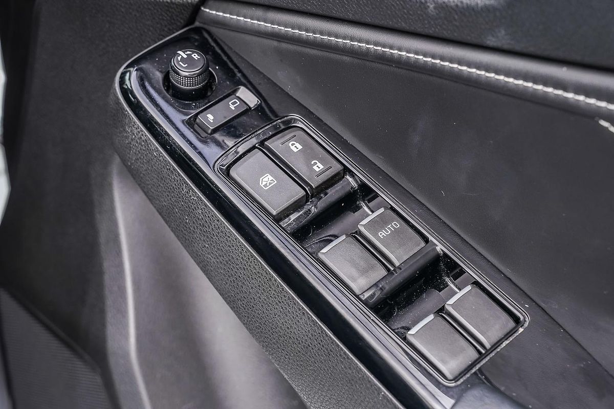 2023 Isuzu MU-X LS-T