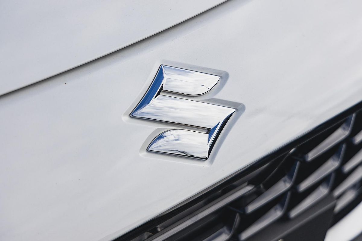 2024 Suzuki Swift Hybrid UZ