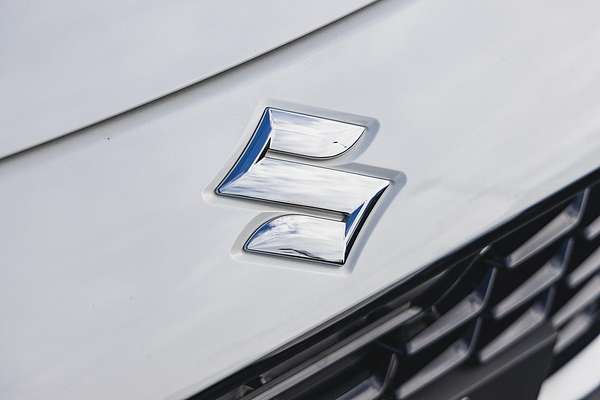2024 Suzuki Swift Hybrid UZ