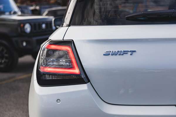 2024 Suzuki Swift Hybrid UZ