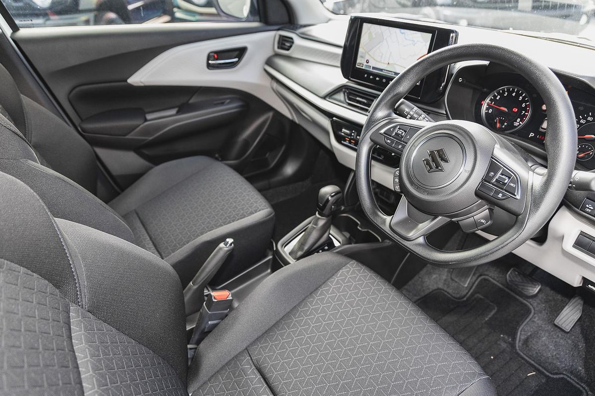 2024 Suzuki Swift Hybrid UZ