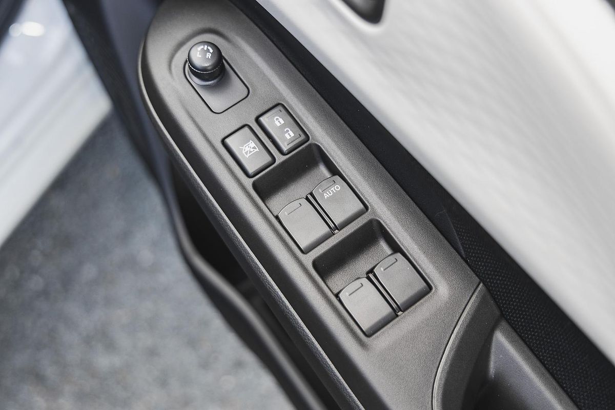 2024 Suzuki Swift Hybrid UZ