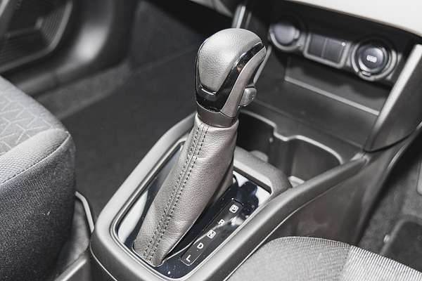 2024 Suzuki Swift Hybrid UZ