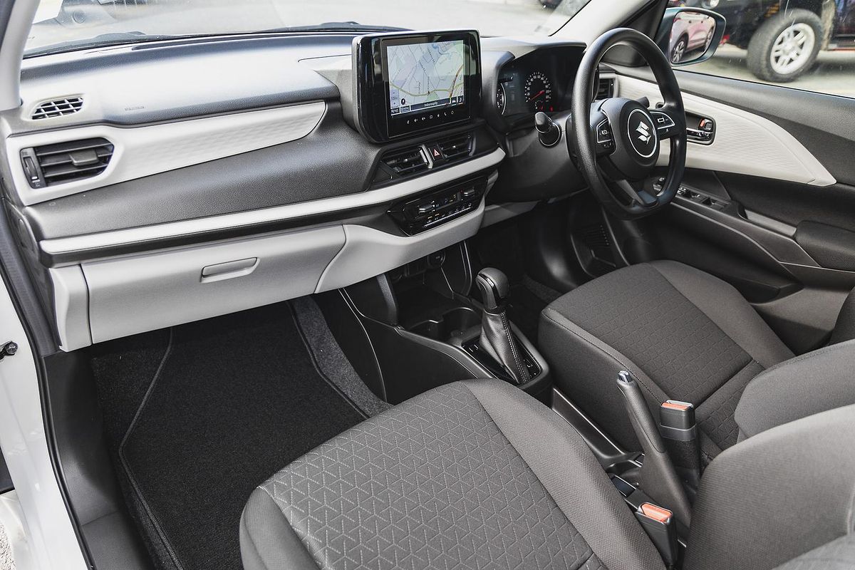 2024 Suzuki Swift Hybrid UZ