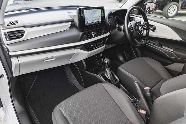 2024 Suzuki Swift Hybrid UZ
