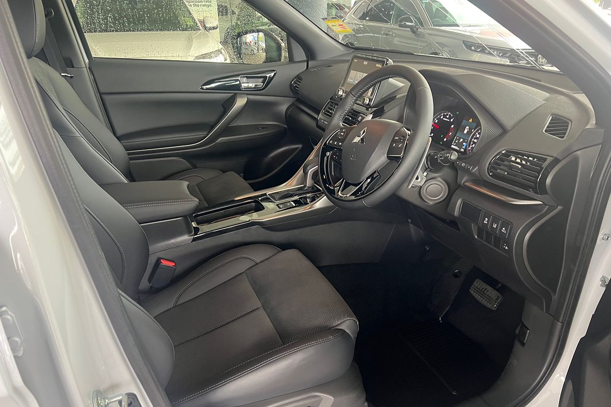 2024 Mitsubishi Eclipse Cross LS Black Edition YB