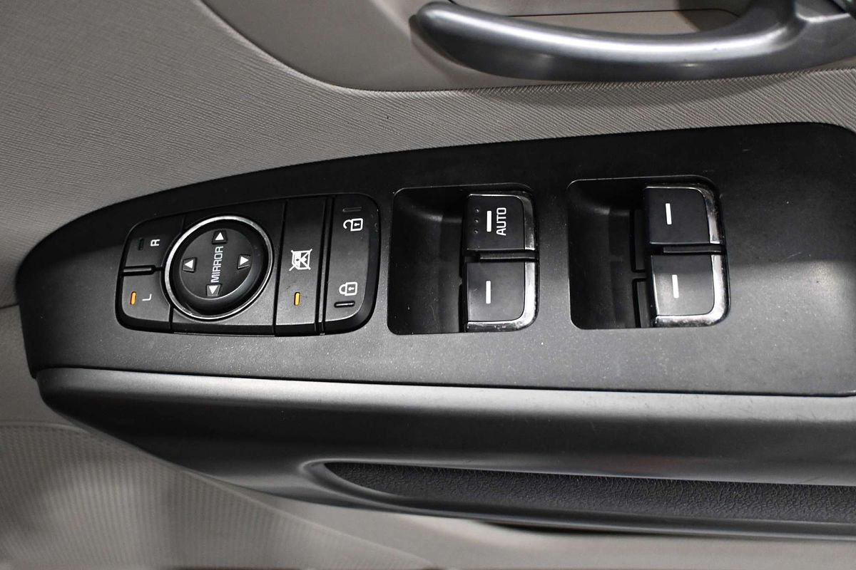 2020 Kia Carnival S YP