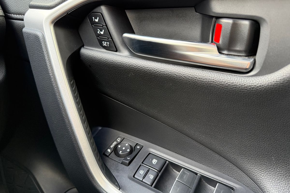 2022 Toyota RAV4 Cruiser AXAH52R