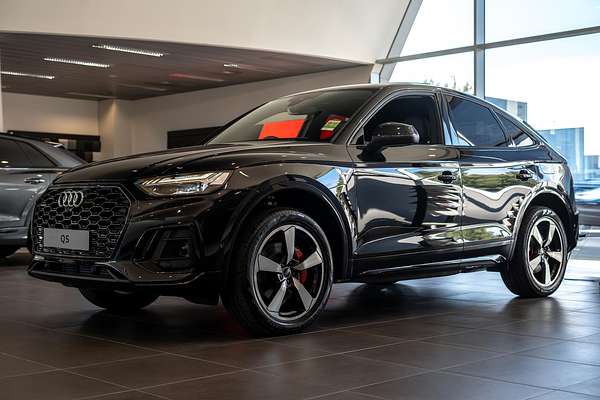 2024 Audi Q5 55 TFSI e S line FY