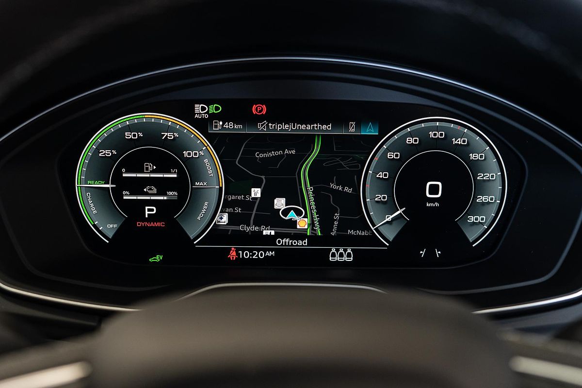 2024 Audi Q5 55 TFSI e S line FY