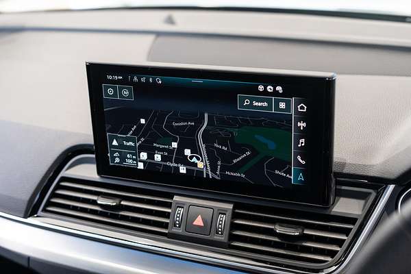 2024 Audi Q5 55 TFSI e S line FY