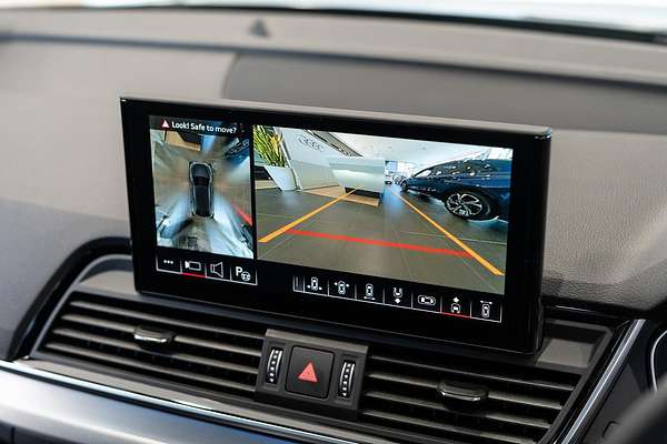 2024 Audi Q5 55 TFSI e S line FY
