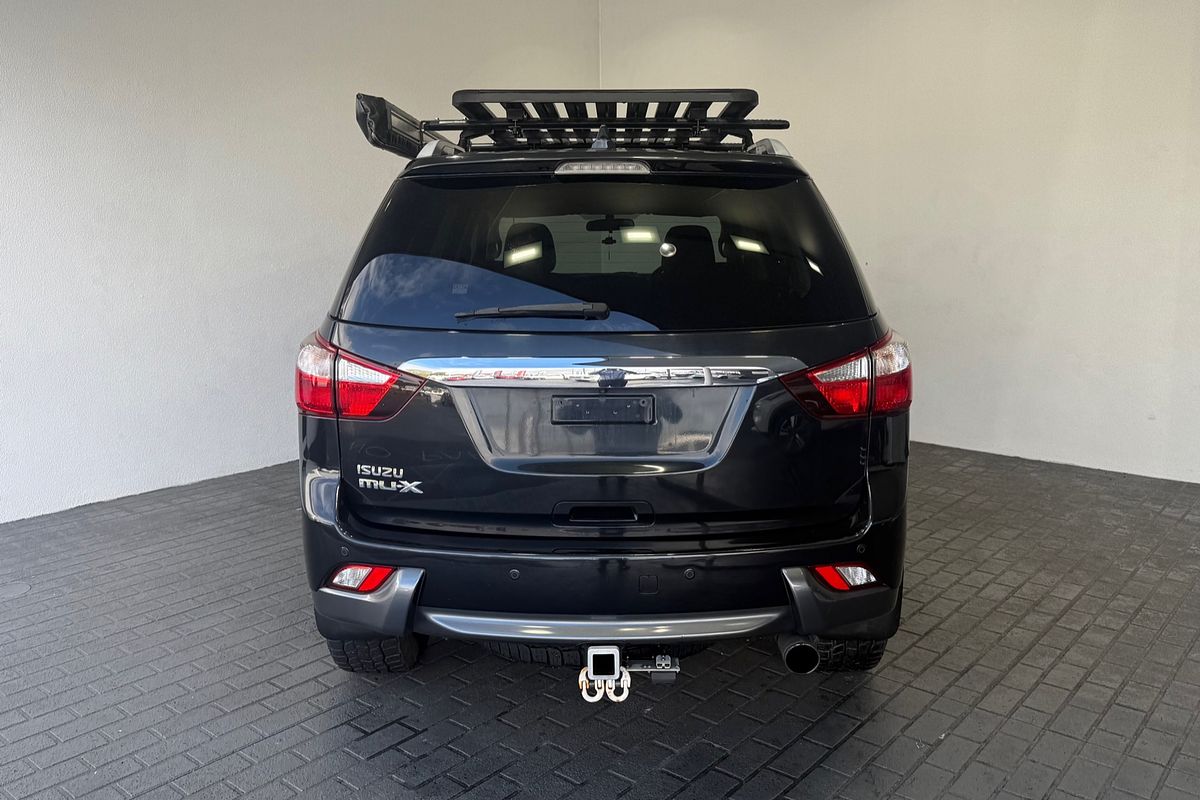 2016 Isuzu MU-X LS-T
