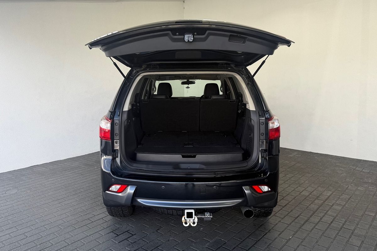 2016 Isuzu MU-X LS-T