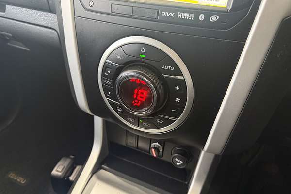 2016 Isuzu MU-X LS-T