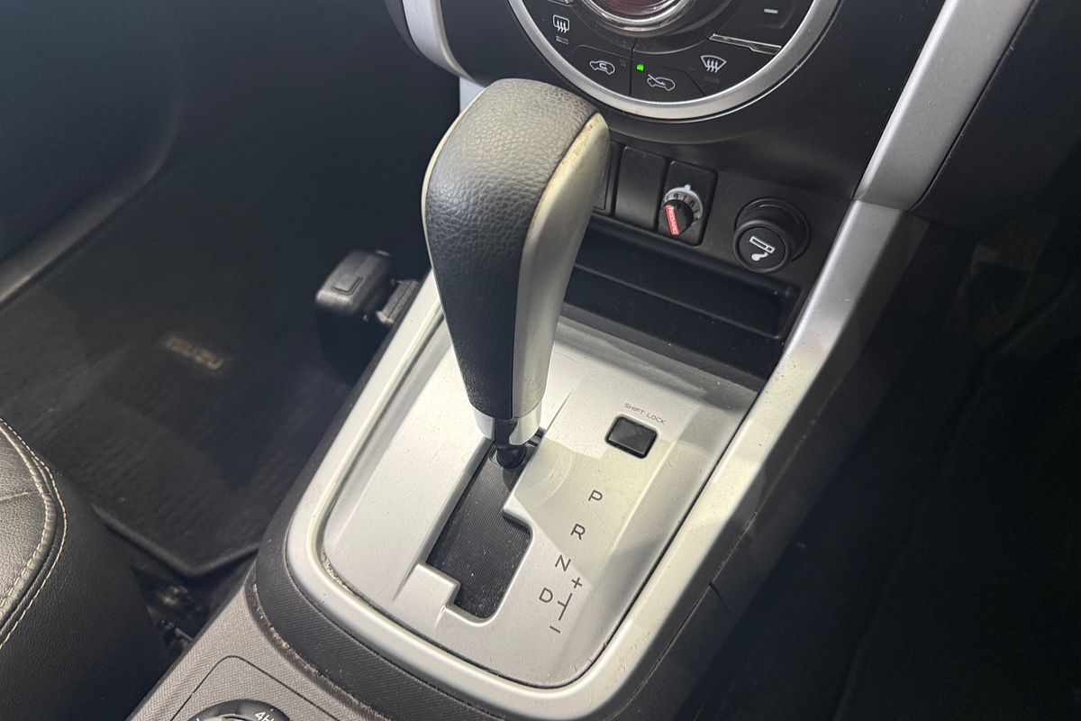 2016 Isuzu MU-X LS-T