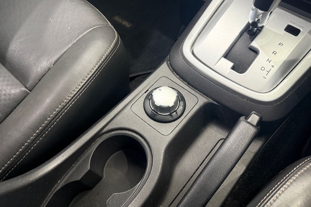 2016 Isuzu MU-X LS-T