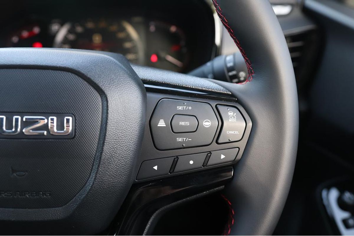 2025 Isuzu D-MAX X-TERRAIN 4X4