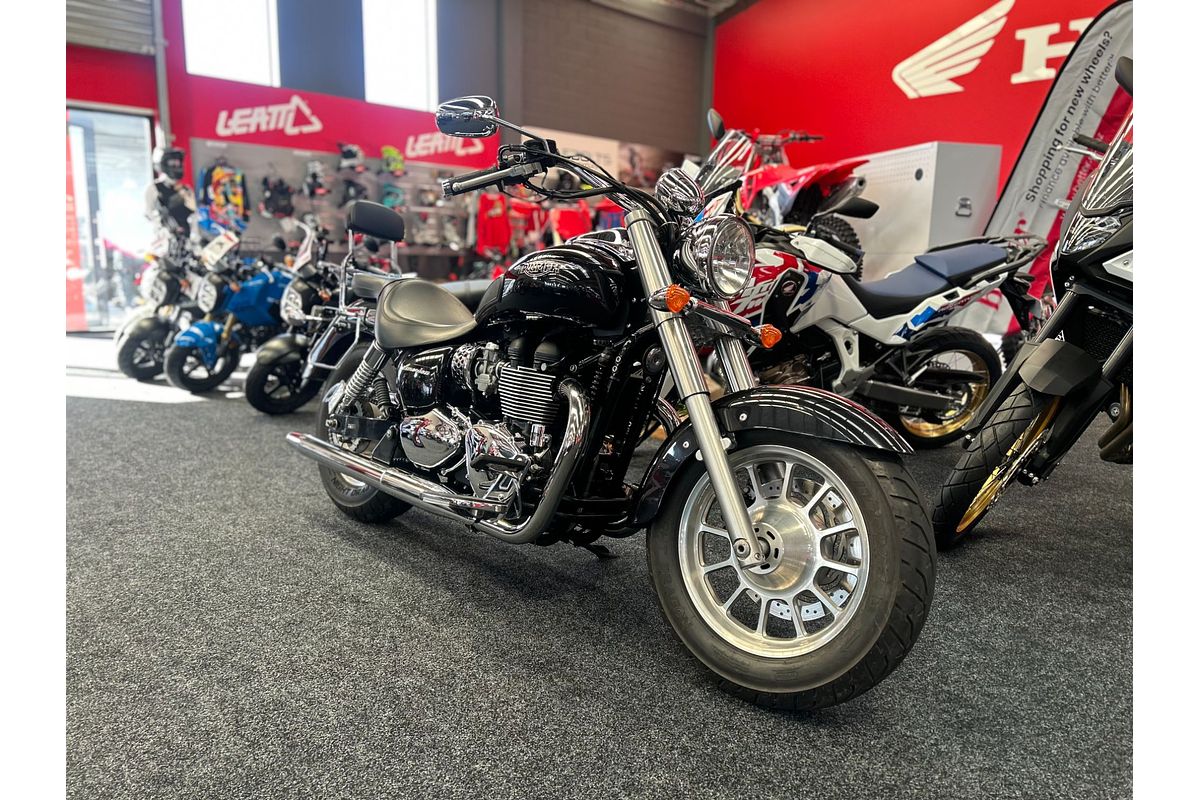 2016 Triumph BONNEVILLE AMERICA