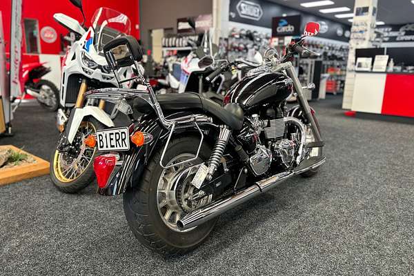 2016 Triumph BONNEVILLE AMERICA
