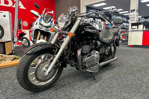 2016 Triumph BONNEVILLE AMERICA