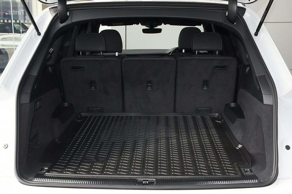 2024 Audi Q7 55 TFSI S line 4M