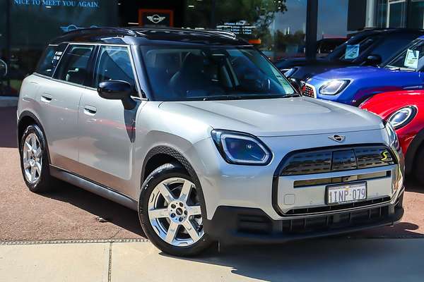 2024 MINI Countryman SE Classic U25