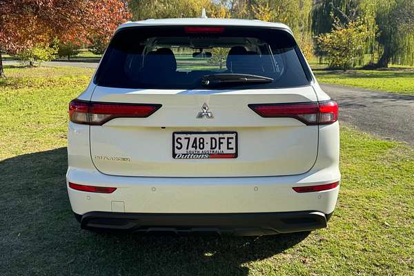 2024 Mitsubishi Outlander ES ZM