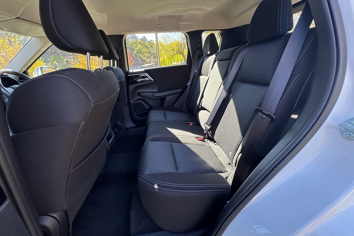 2024 Mitsubishi Outlander ES ZM