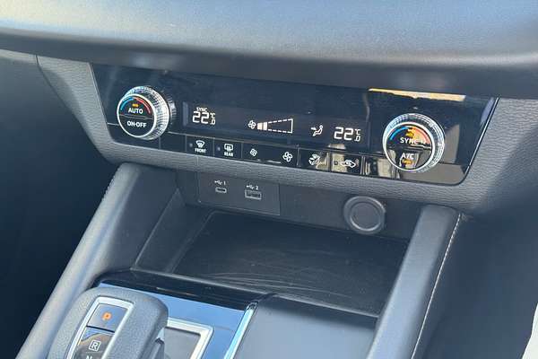 2024 Mitsubishi Outlander ES ZM