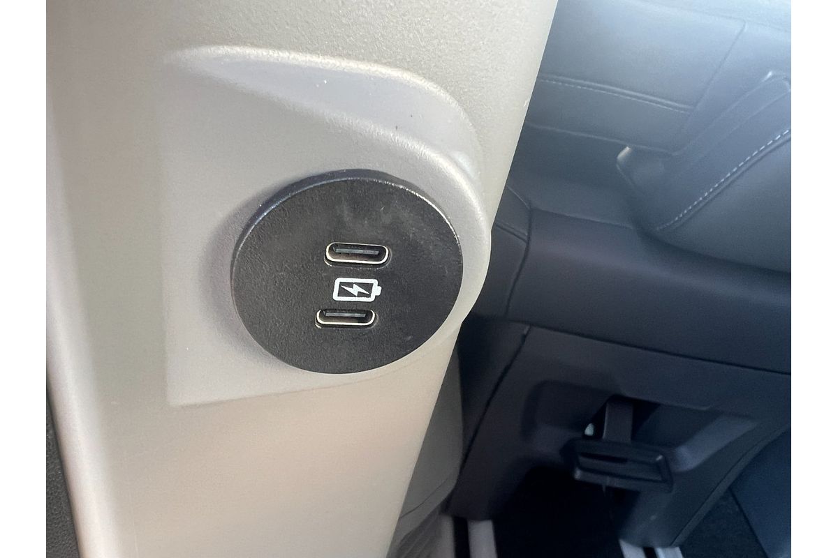 2024 Ford Tourneo Active AV