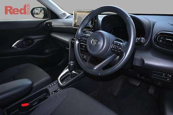 2025 Toyota Yaris Cross GXL MXPJ10R