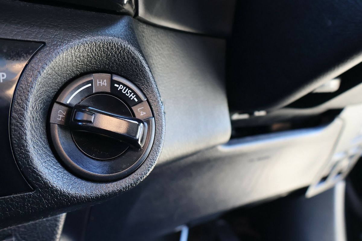 2016 Toyota Hilux SR5 GUN126R 4X4