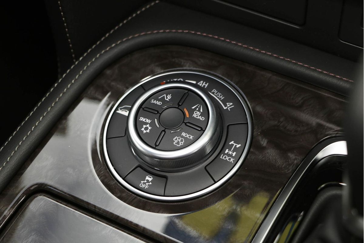 2025 Nissan Patrol Ti-L Y62