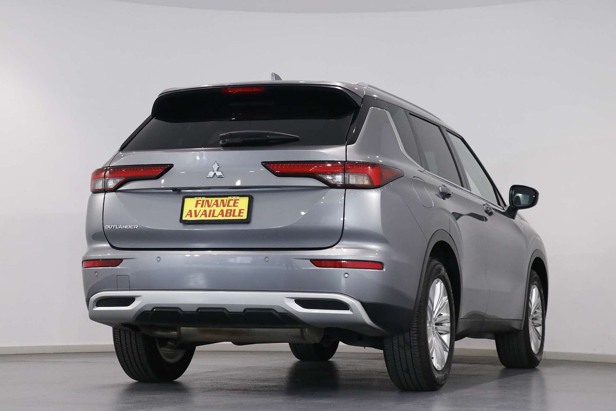 2023 Mitsubishi Outlander LS ZM